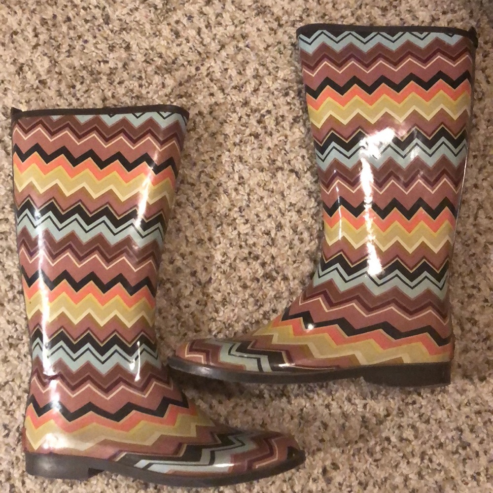Rain boots !